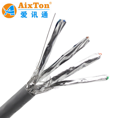 Matériaux d'isolation PE couleur-codifiée Cat6a SFTP UTP câble LAN blindé pour les réseaux intérieurs à grande vitesse